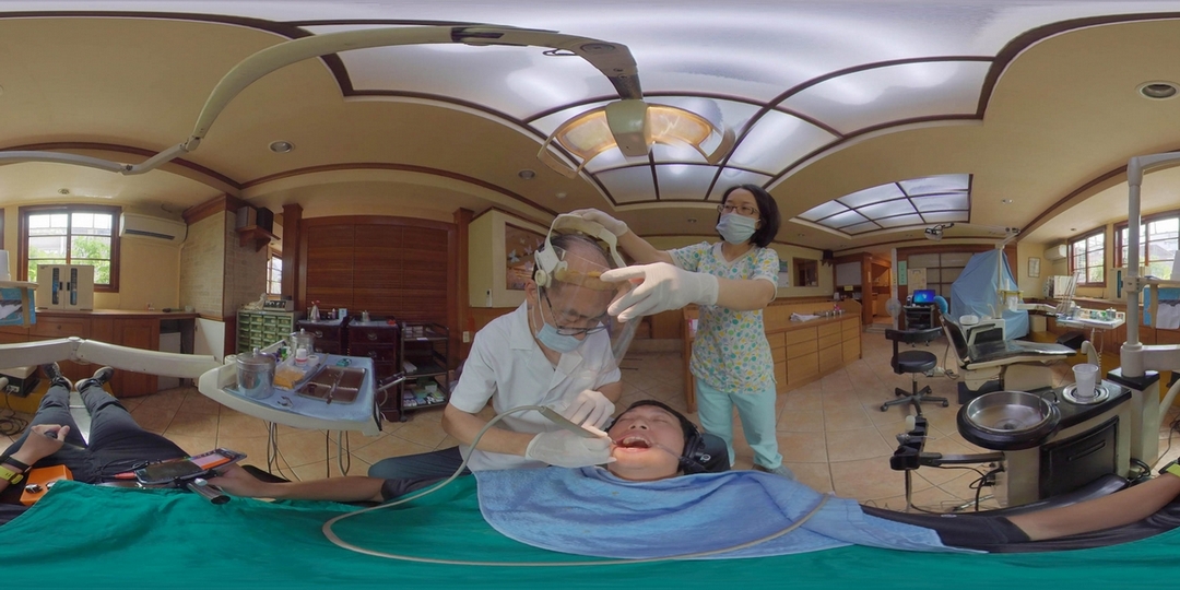 羅晟文的「伸縮耳」計畫（2019），透過360度全景攝影機記錄其白天的活動。（© 藝術家）