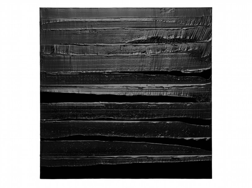 皮耶．蘇拉吉（Pierre Soulages）《Peinture》，壓克力顏料、畫布，130x130cm，2019。（© Artists Rights Society (ARS), New York/ADAGP, Paris）