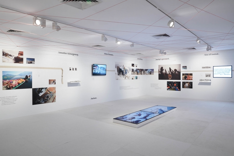2020年「雪梨雙年展：邊緣」（Biennale of Sydney：NIRIN）坎貝爾敦藝術中心（Campbelltown Arts Centre）展覽現場。（雪梨雙年展提供，攝影／ Zan Wimberley）