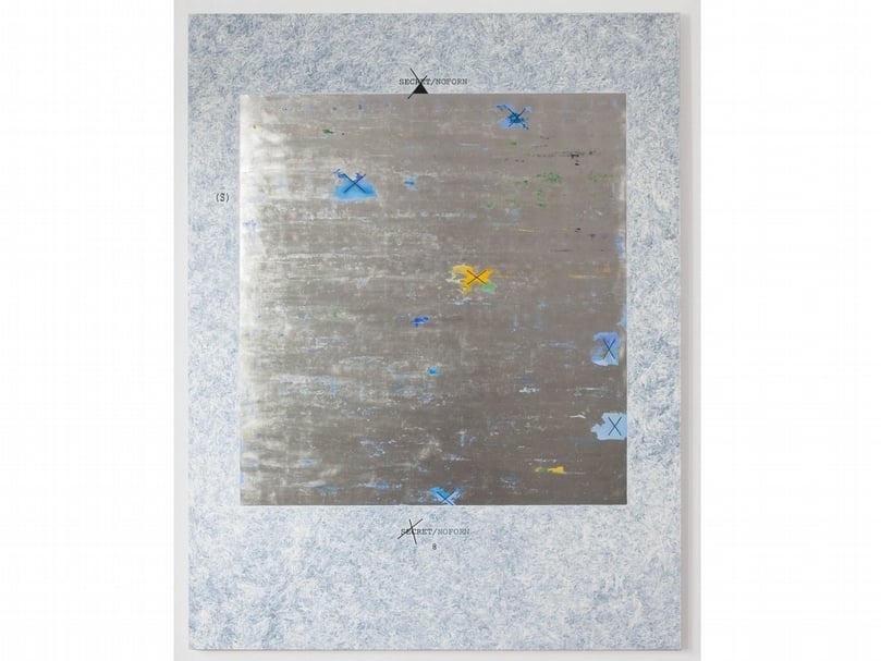 Jenny Holzer《XX 8》,2015年,203.2 x 157.5 x 3.8cm(© Jenny Holzer,豪瑟沃斯畫廊(Hauser & Wirth)提供)