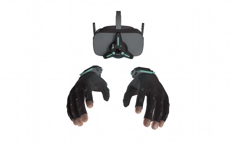 VRFree手套是一種無線的全手和手指跟踪系統，可與VR頭戴式設備前部連接的三角形傳感器配對。©Sensoryx/Vrfree