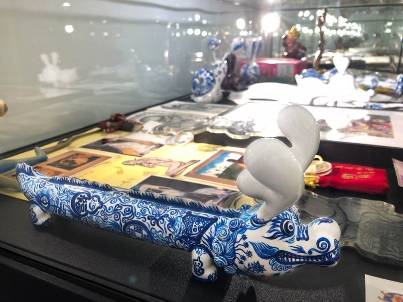 美術館內珍藏百件洪易早期未曾對外展示的經典作品。（洪易提供）