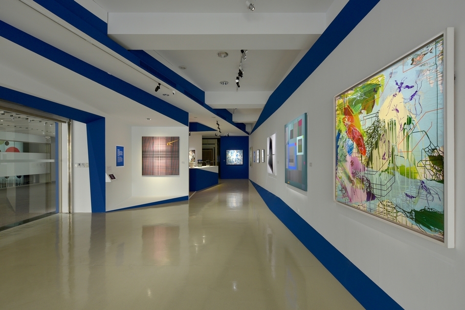 【看得見的秘密】展覽將以「節奏律動」、「抽象形式」、「色彩類比」、「時間感知」及「議題發聲」等視覺音樂的表徵,介紹藝術銀行購藏的14位藝術家、16件作品,期待大家一同來探索豐富的抽象藝術秘境。(圖片來源:藝術銀行)