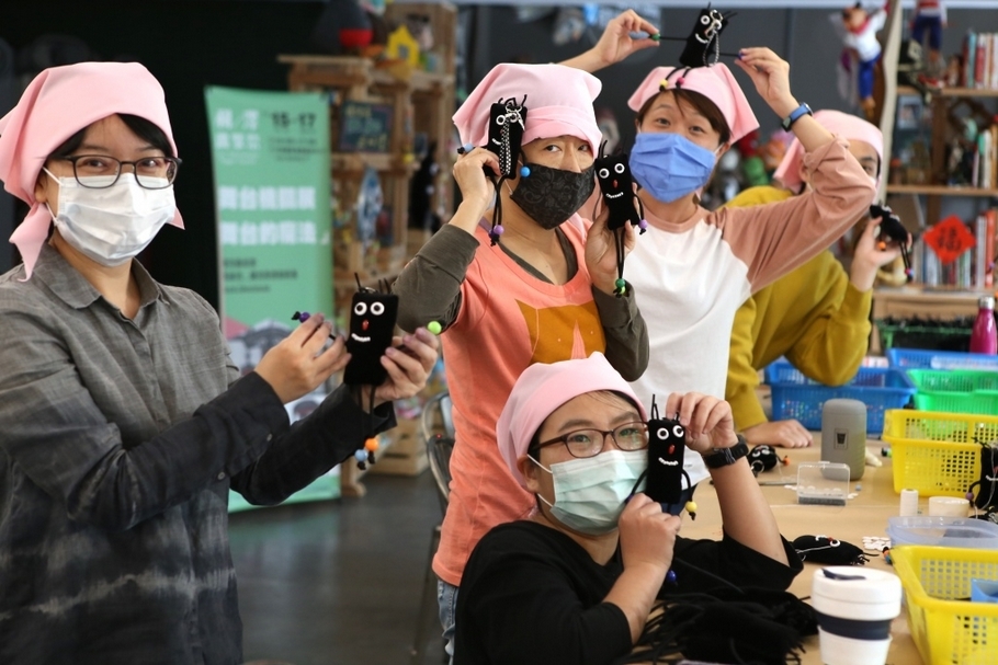 無獨有偶劇團變身「偶藝夥伴加工廠」，呼籲各方相挺表演藝術。