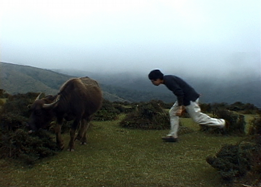 崔廣宇，《十八銅人．穿透，穿透性》，2001。（藝術家與嘉義國際藝術紀錄影展提供）