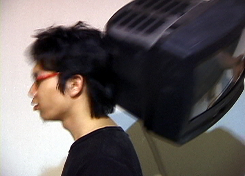 崔廣宇，《十八銅人．穿透，穿透性》，2001。（藝術家與嘉義國際藝術紀錄影展提供）