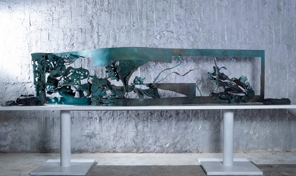 李光裕《雙趣》，418x76x73 cm，銅，2019。（采泥藝術提供）