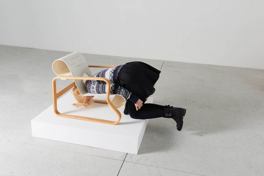 2012年， 歐文．沃姆（Erwin Wurm）於紐約舉辦「Ethics demonstrated in geometrical order」個展。（藝術家提供）