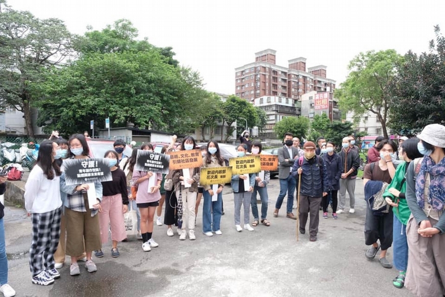 二校區捲入社會住宅的公共居住權思考，也再再提醒，過去四年大觀社區迫遷案，正好發生地就在二校區指廠旁，雖然迫遷戶不過就是少少的幾十戶，也引發了少部分臺藝大同學在行動上參與，也透過作品進行擾動。（國立臺灣藝術大學提供）
