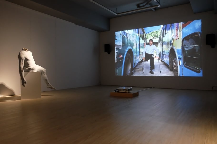 立方7F在2020年以孫以臻策畫的「人造單位」首度見世，該空間展出作品為許哲瑜的《副本人》（2019）。（立方計劃空間提供）