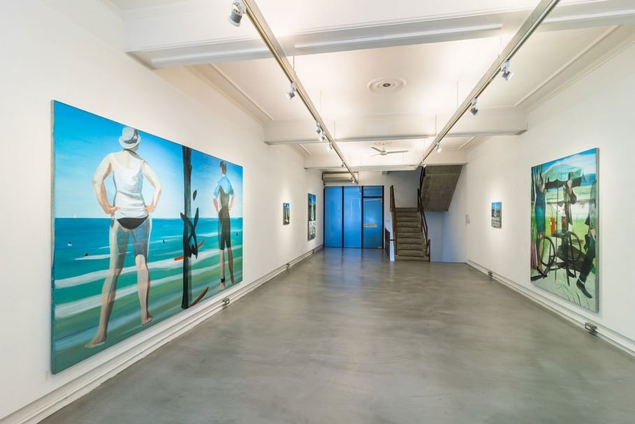 也趣藝廊台北「People surroundings - Marc Desgrandchamps & Uwe Kowski雙個展」（2016）展覽現場。（也趣藝廊提供）