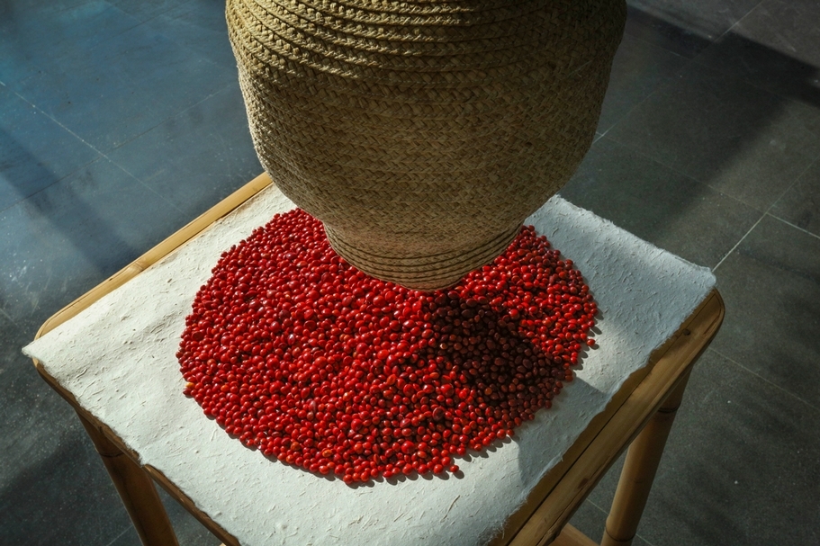 中村綾花作品《霑舞帽》局部。（國立臺灣工藝研究發展中心提供）