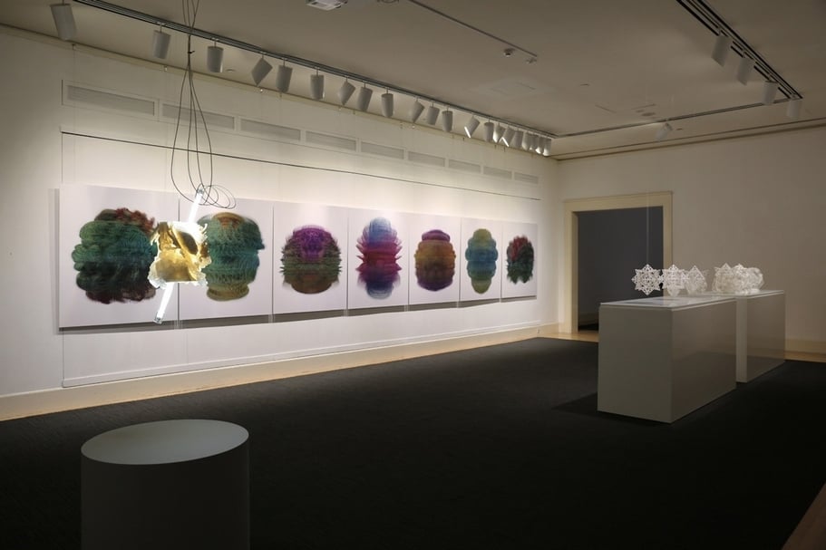 展廳的第三展區「變異」一景。（香港大學美術博物館提供，攝影／康婉瑩）