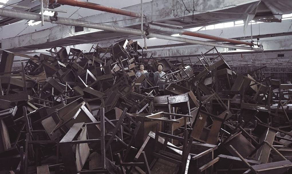 泰德現代美術館（Tate Modern）在2020年的「Tate Film」系列活動中，呈現台灣藝術家陳界仁的《加工廠》（Factory，2003）。（陳界仁提供）