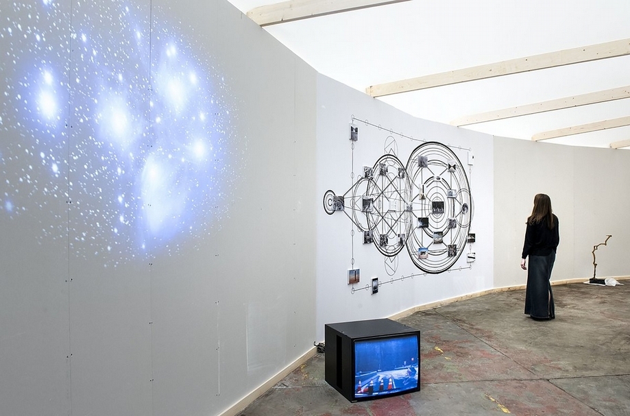 陳瀅如多媒體裝置作品《超星鑑定》受邀參加2016年利物浦雙年展。(利物浦雙年展提供)