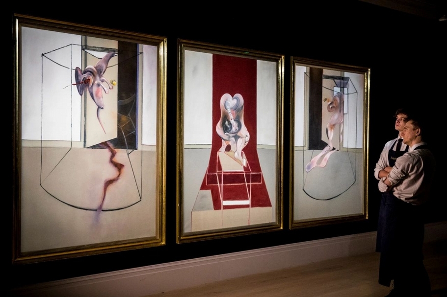 弗朗西斯・培根（Francis Bacon）《啟發自艾斯奇勒斯〈奧瑞斯提亞〉之三聯作》（1981）最終以8,460萬美元由電話競投者投得，榮登藝術家個人拍賣紀錄第三位。