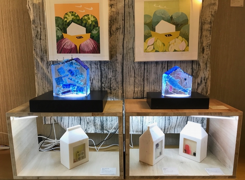 首都藝術中心展出藝術家蘇子涵的作品，藝術家運用環氧樹脂的透明質感將城市的文化凝結於創作中的空間意象。（本刊資料室）