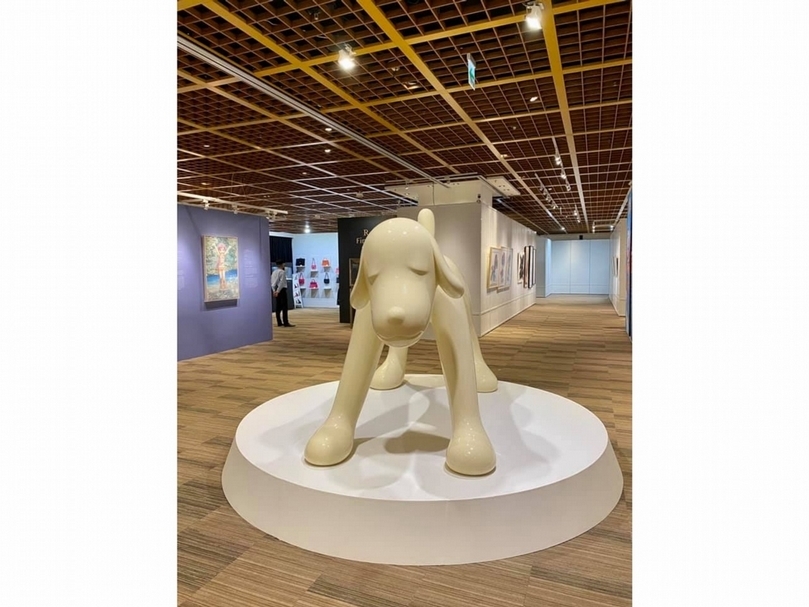 羅芙奧的「亞洲現代與當代藝術」也以奈良美智2.7米長的雕塑作品《Your Puppy》奪得桂冠，以6,416萬新臺幣（約1,680萬港幣）成交。（羅芙奧提供）