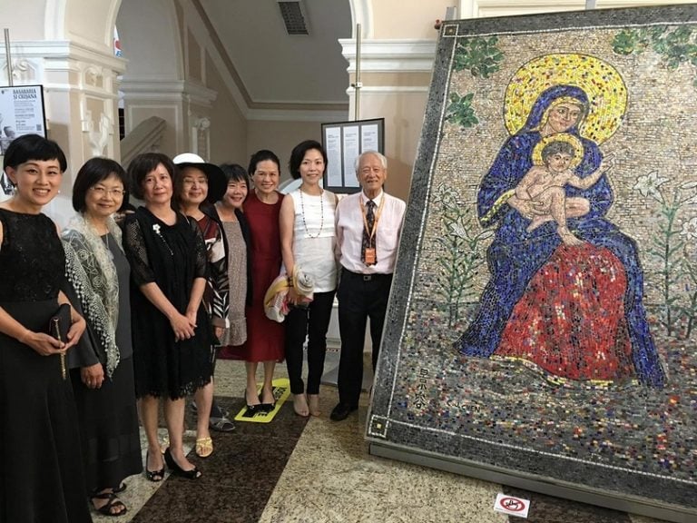 馬賽克鑲嵌畫大師陳景容，《瑪利亞和耶穌的祝福》光耀東歐博物館