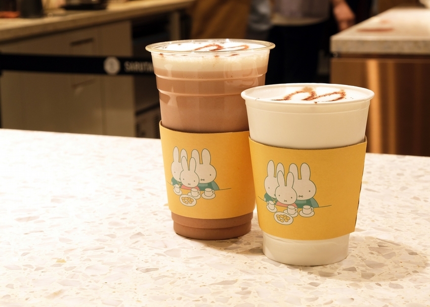 「猿田彥Ｘmiffy」台灣獨家期間限定店8月6日同步於「故事大飯店」登場，推出限定飲品「米飛的咖啡加牛奶」、「米飛喝可可」。