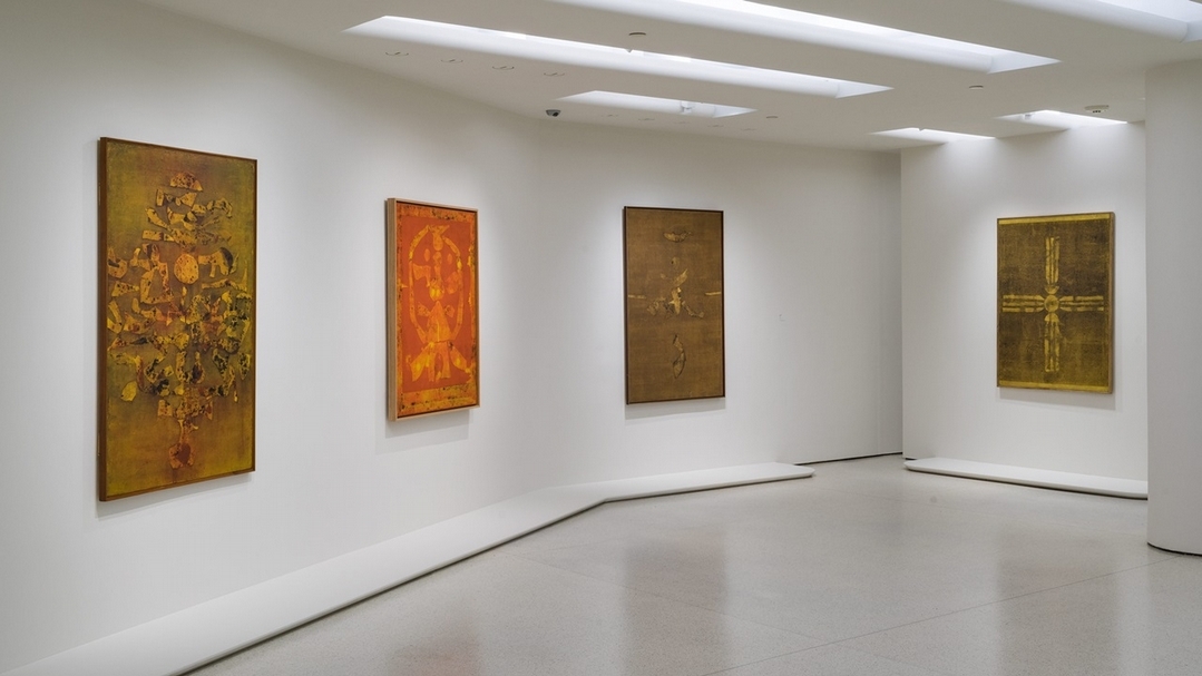 2014年紐約古根漢美術館蘇迪奧．蓋同德（Vasudeo Santu Gaitonde）回顧展「繪畫即過程，繪畫及生活」。（本刊資料室）