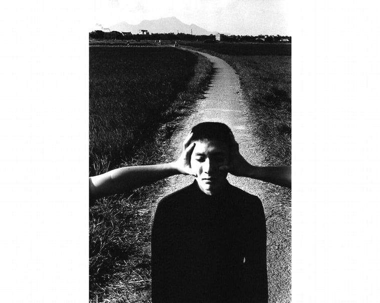 張照堂，《板橋 江仔翠 1964》，攝影，56.0 cm x 37.0 cm，1964，國立臺灣美術館典藏。（張照堂提供）
