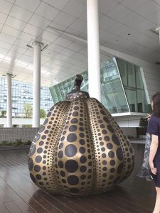 行星與蜘網交織科技城　藝術品進駐中信園區
