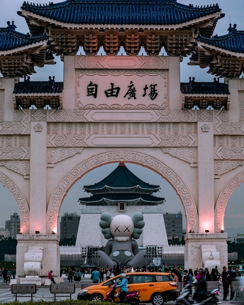 2019年「KAWS: HOLIDAY」台北站。(© AllRightsReserved)