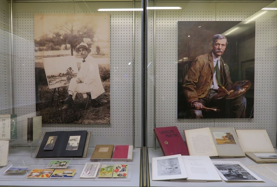 李梅樹紀念館展出石川欽一郎與伊斯特（Alfred East）。（本刊資料室）