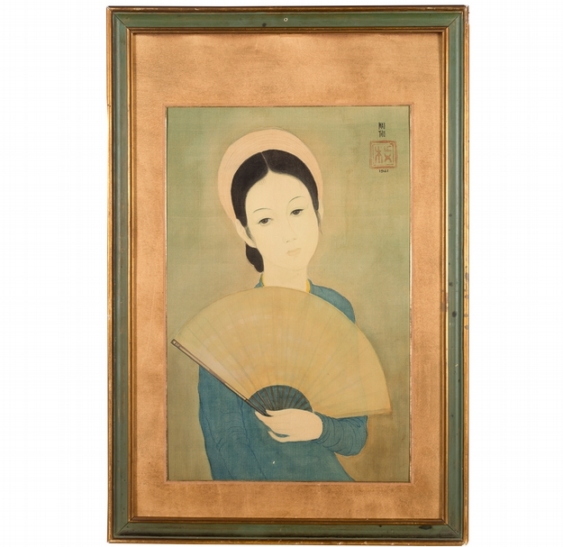 梅忠恕《持扇少女》(L'éventail),1941 絹本設色,右上角簽名、日期 尺寸:39.5 x 27.3 cm 出處:1941年維希Lorenceau畫廊/維希私人收藏/後代藏于摩納哥。(法國奧古特拍賣公司提供)
