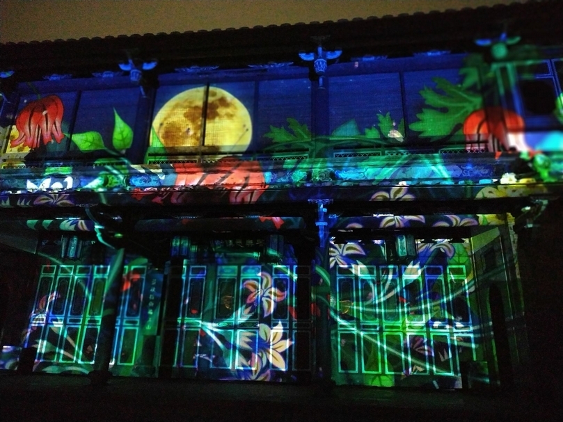 圖14 板橋林家花園「花月圓 夜未眠」互動光雕秀