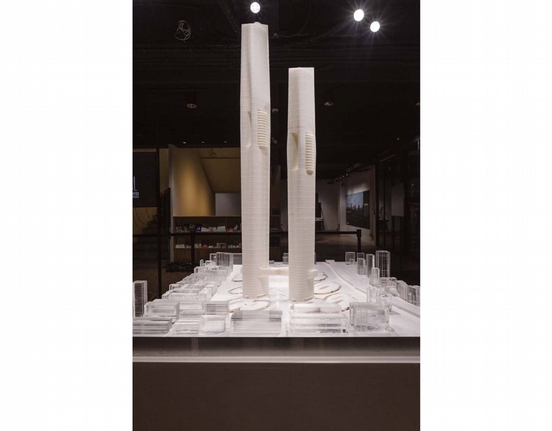 崔廣宇2019年的作品《超級進化：臺北超級雙峰生態文化園區開發案》。以一個虛構的建案和開發案，思考城市與土地議題的測量行動。透過一個平行於現實的土地開發案，以荒謬虛構的建案，挑起人們對於土地開發與都市更新等議題，重思都市建構的可能性。（空總臺灣當代文化實驗場提供）