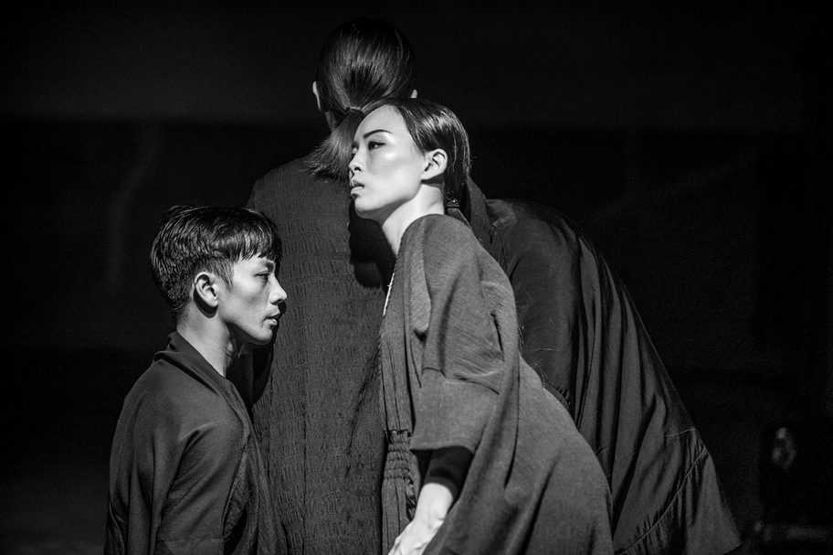 2019年，Tjaucikel腳自在青年聚場《看路》的表演畫面。（Terudj Tjucenglav、Miru Xiumuyi提供，攝影／蔡宗昇）