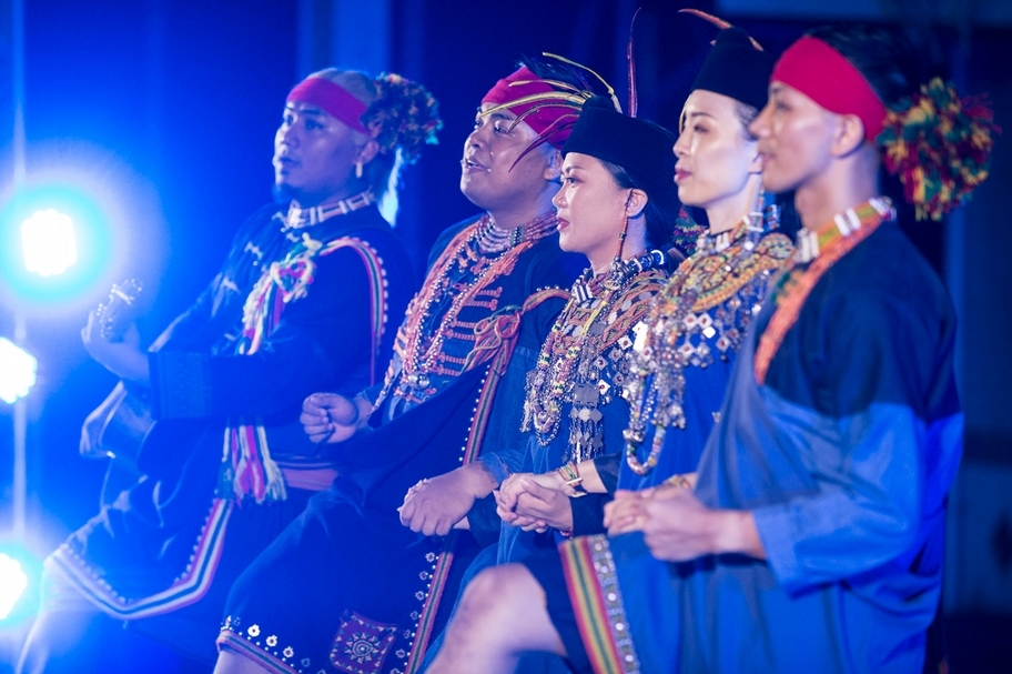 2019年，Tjaucikel腳自在青年聚場《看路》的表演畫面。（Terudj Tjucenglav、Miru Xiumuyi提供，攝影／蔡宗昇）