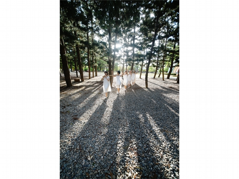 《歧路身林The Body of Forking Paths》以臺南為起點，舞者們週末會在臺南公園彩排、練習。（Terudj Tjucenglav、Miru Xiumuyi提供，攝影／蔡宗昇）