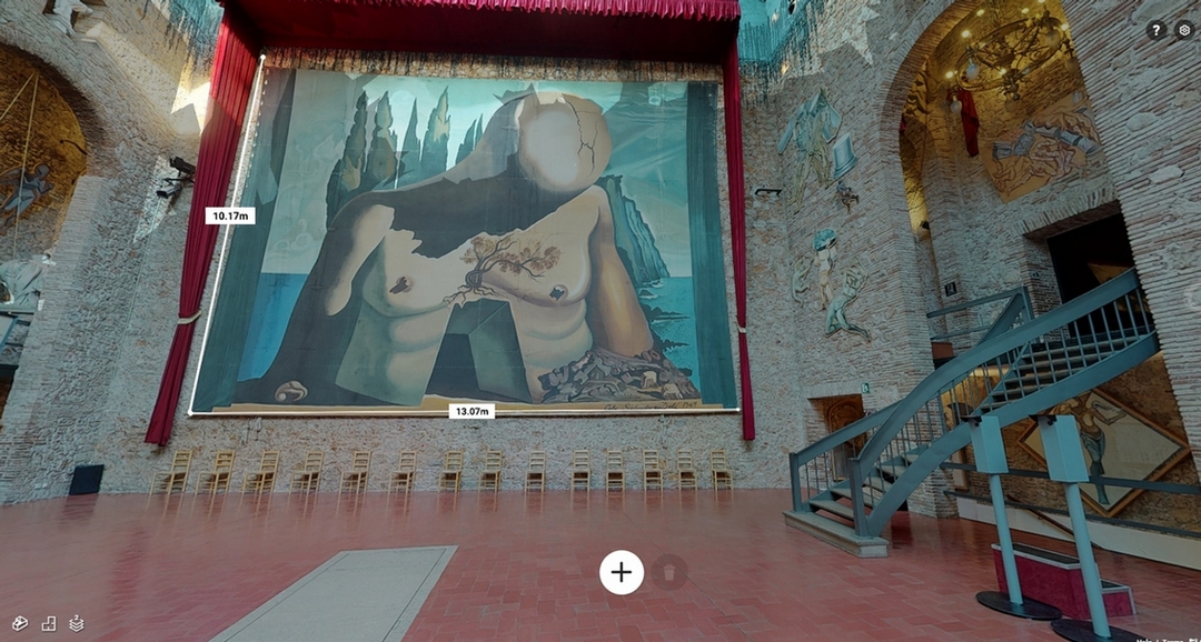 達利戲劇博物館全景虛擬展館中尺寸標示瀏覽。（擷取自達利戲劇博物館Matterport全景虛擬展館）