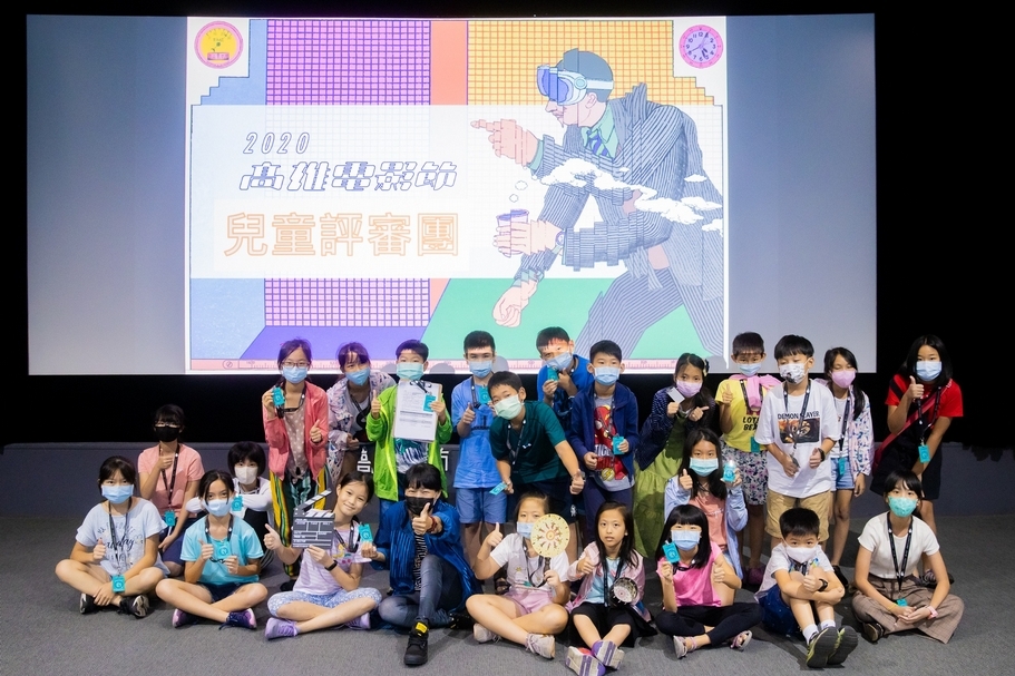 孩子已經從單純接收資訊的觀眾，進展到能夠學習獨立思考，透過觀察、評論這樣的角度來思考影片要傳達的意義!