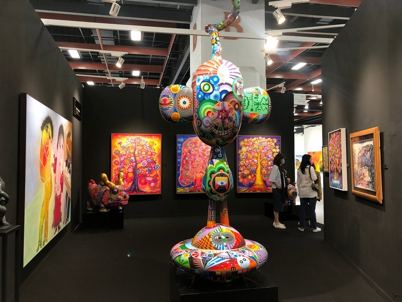 藝時代畫廊邀請藝術家洪易以「藝術家串聯」的概念為本次ART TAIPEI展位策劃多人聯展。（本刊資料室）