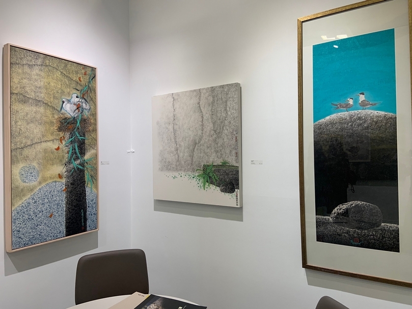 名山藝術在展位上呈現李振明、李君毅、王仁傑、翁明哲等四位東方文化底蘊深厚的藝術家。（本刊資料室）