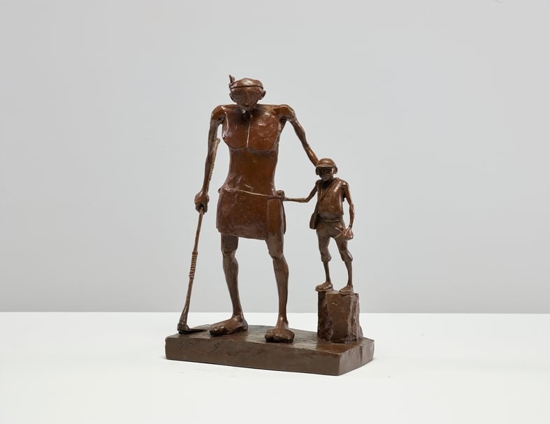 撒古流・巴瓦瓦隆（Sakuliu Pavavaljung）《看天田》，青銅，42×27×14cm，2017。（尊彩藝術中心提供）