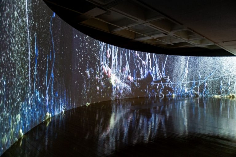 2020台北雙年展盛大開幕：「你我不住在同一星球上」，探索七大「主題星球」間的引力