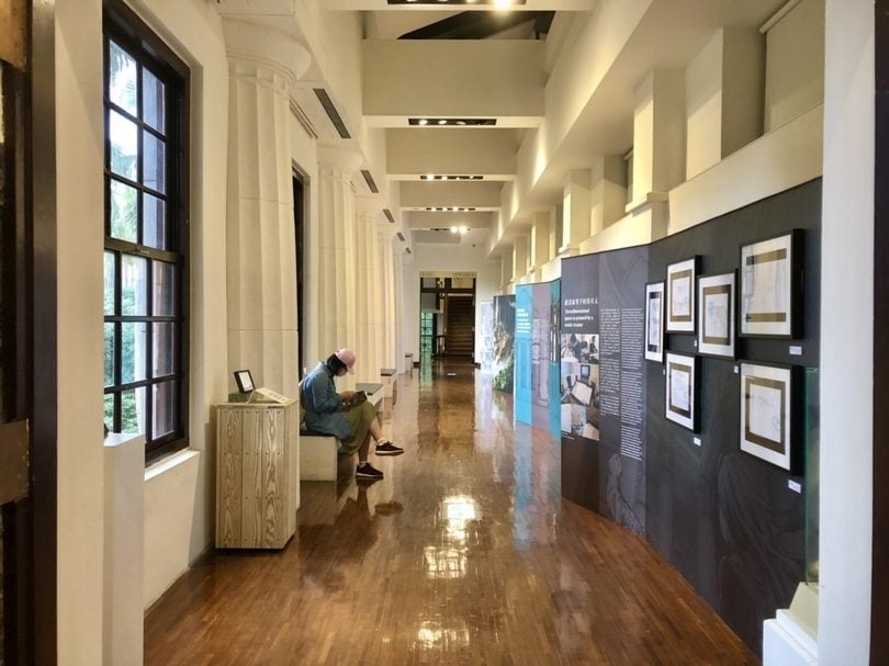 「漫筆臺博微型展」展出於台博館本館二樓長廊