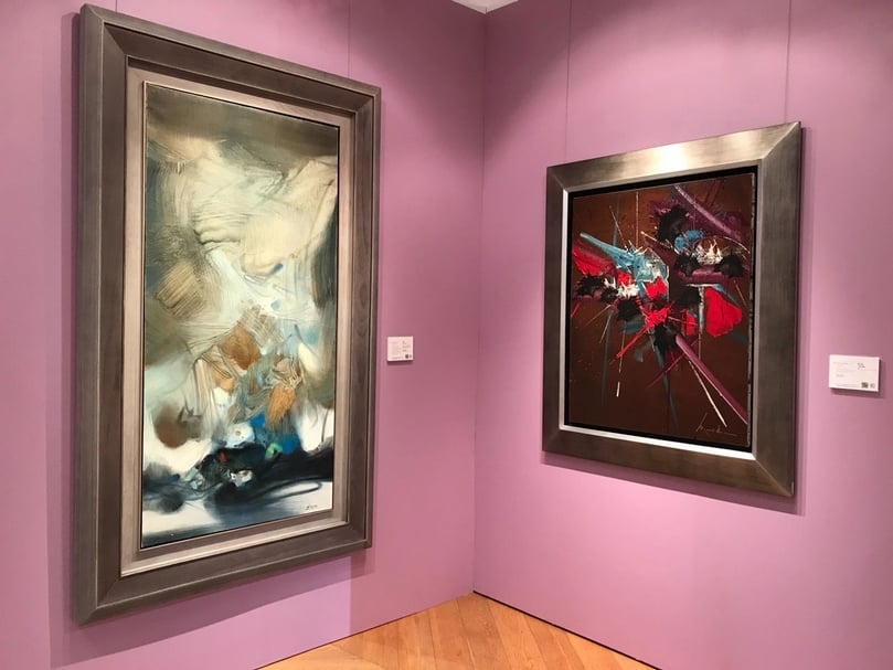 富藝斯與保利香港台北預展展出朱德群《1981年3月30日》（左）與喬治・馬修《徒勞的磨難》。（攝影／許雲喬）