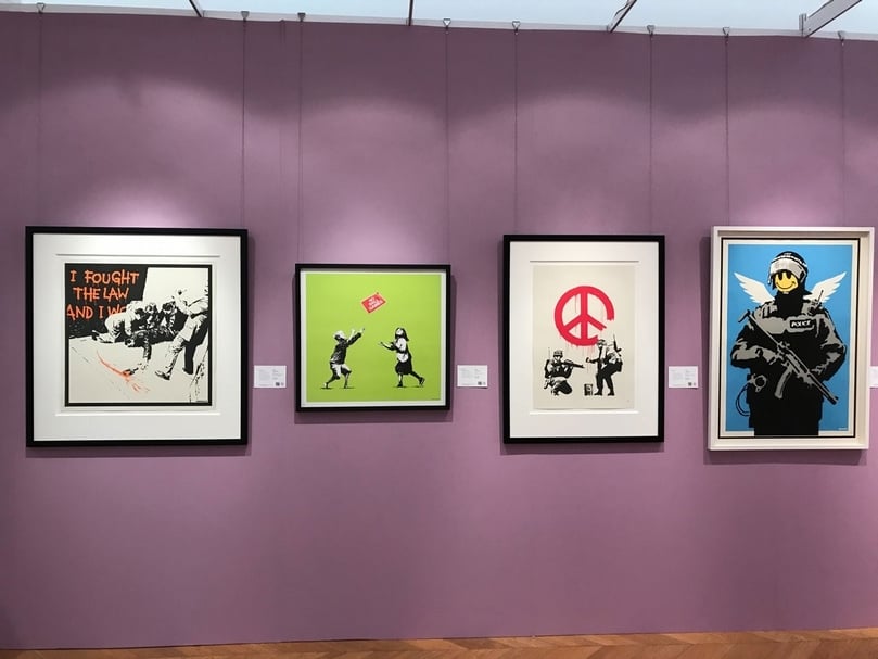 富藝斯與保利香港台北預展展出多件極具話題性的BANKSY版畫。（攝影／許雲喬）