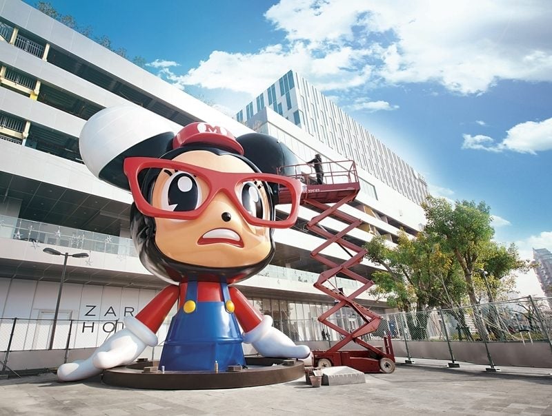 《無敵小鼠A Super Mousy》於南紡夢時代廣場。（藝術家提供）