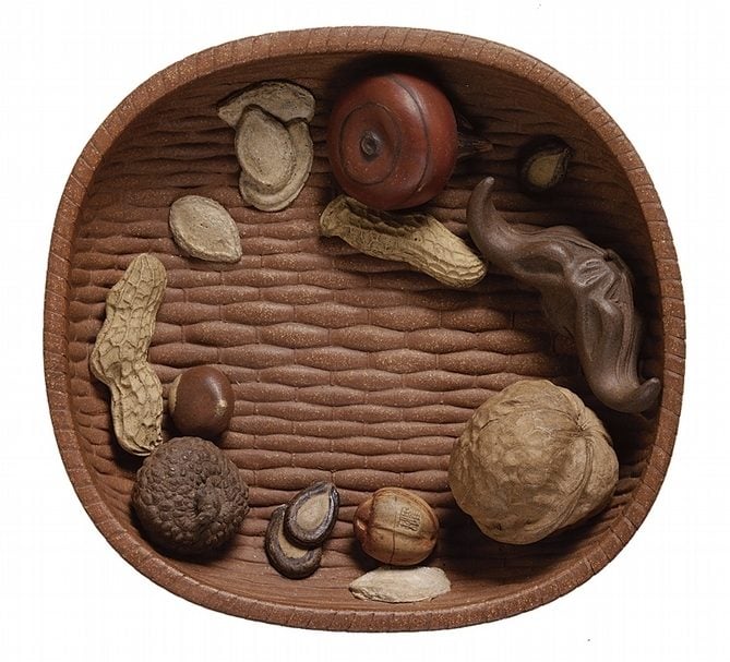 圖7 （傳）清陳鳴遠〈柳條果品〉。©Victoria and Albert Museum, London。