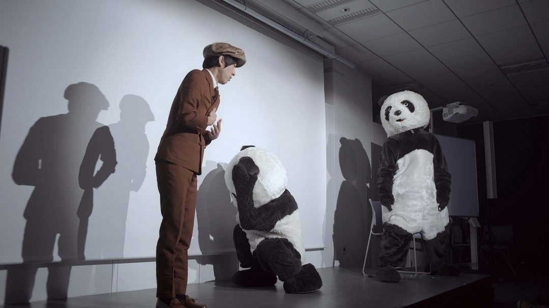 許家維《黑與白—熊貓》，單頻道錄像裝置，52’48”，2018。圖｜許家維