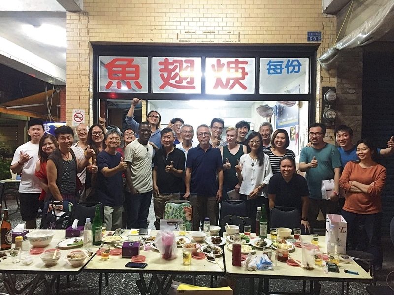 策展資源平台透過工作坊的方式引入亞非各地的策展人,前往台南、高雄和南部策展人及藝術家進行交流。圖/關渡美術館