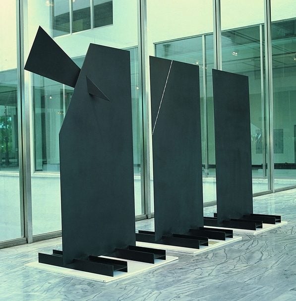 獸性,人性,神性 Animal Nature, Human Nature, Divine Nature 112x100x234cm, 106x100x218cm, 106x100x218cm 鐵 Iron 1991