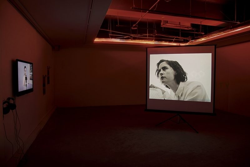 致穎「攝像機」兩組錄像作品展出一景。圖／致穎